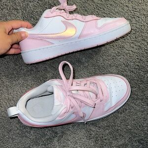 Nike pink and white sneakers 💓like NEW!